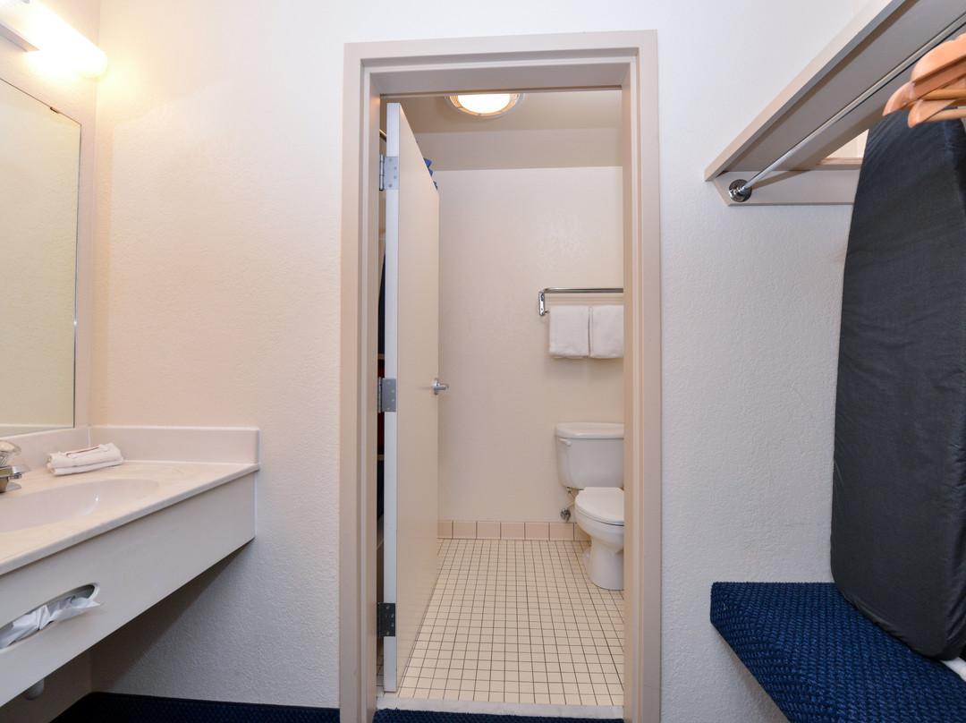 Red Roof Inn Clyde主图