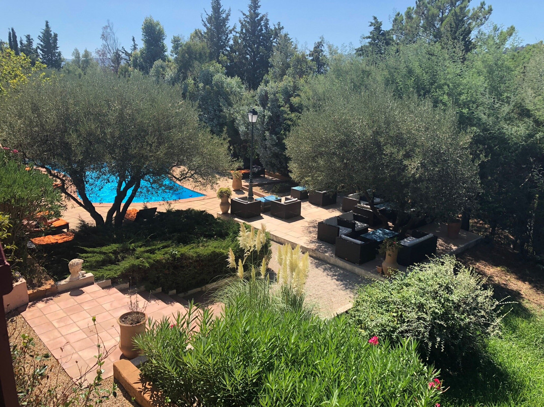 阿瑟珀里斯酒店主图