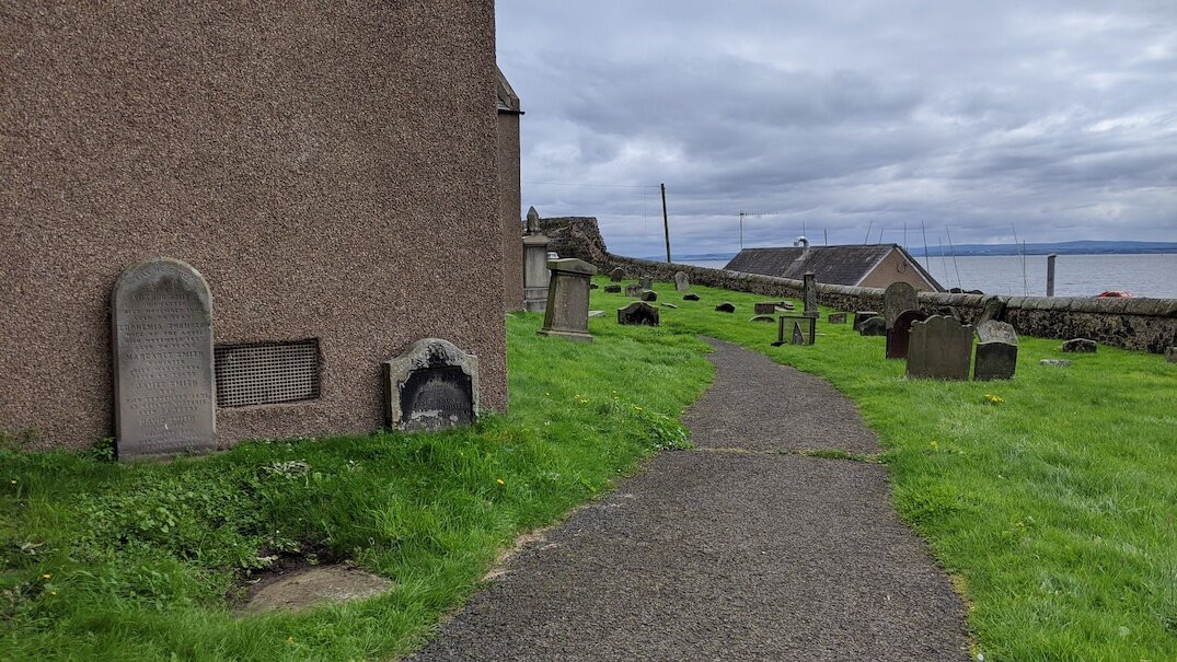 Kinghorn Parish Church and Graveyard-Kinghorn必去景点