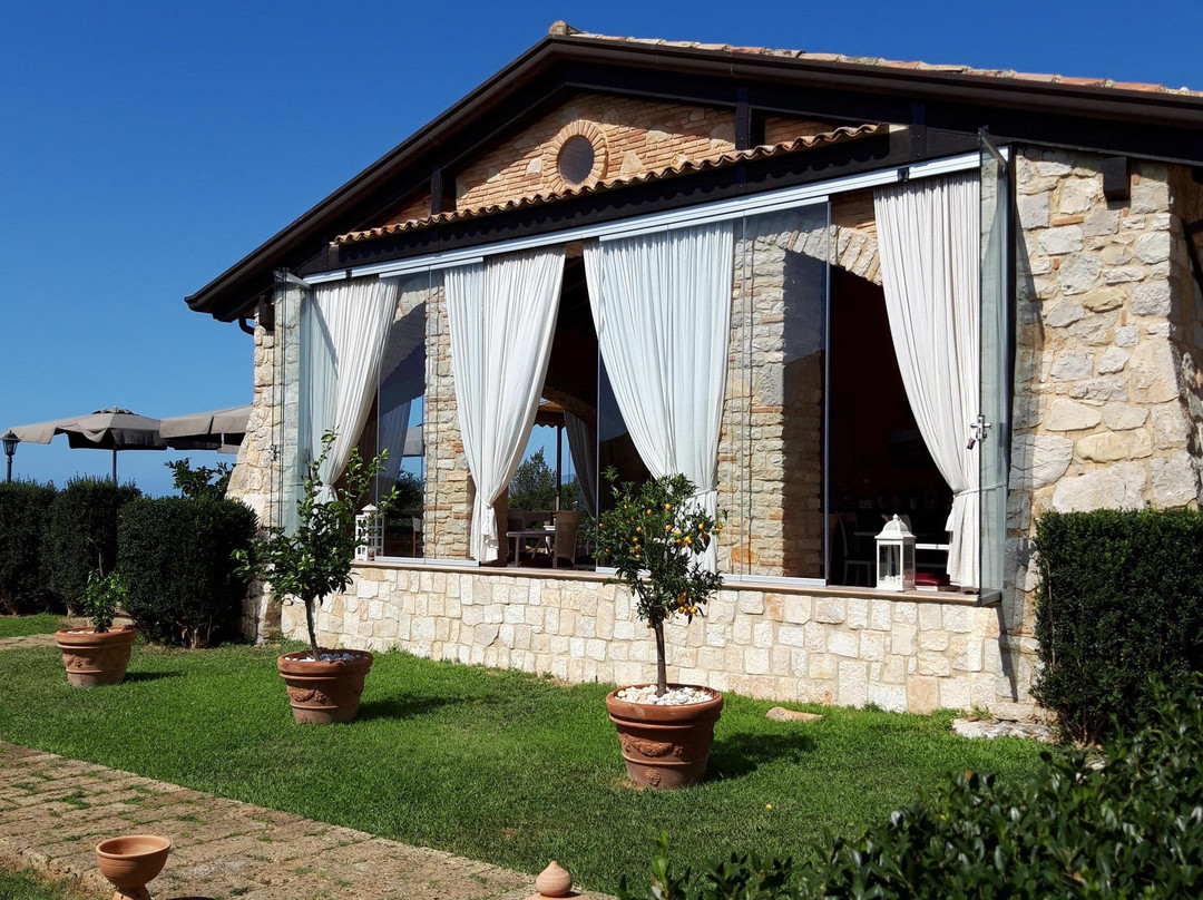 沙兰德休闲酒店主图