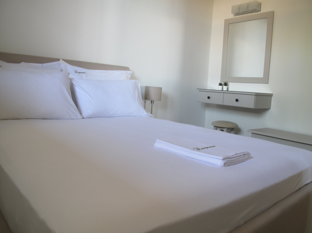 Liogerma Apartments主图