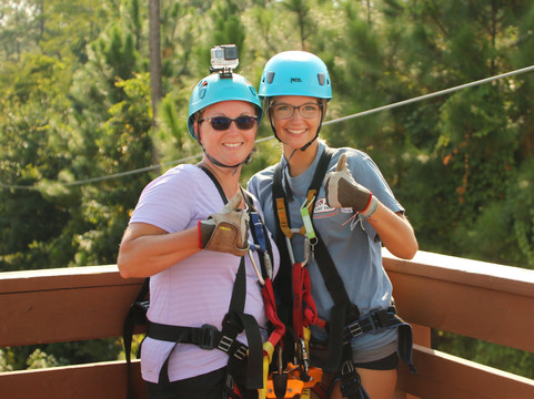 Hummingbird Zipline Course-橙色海湾必去景点