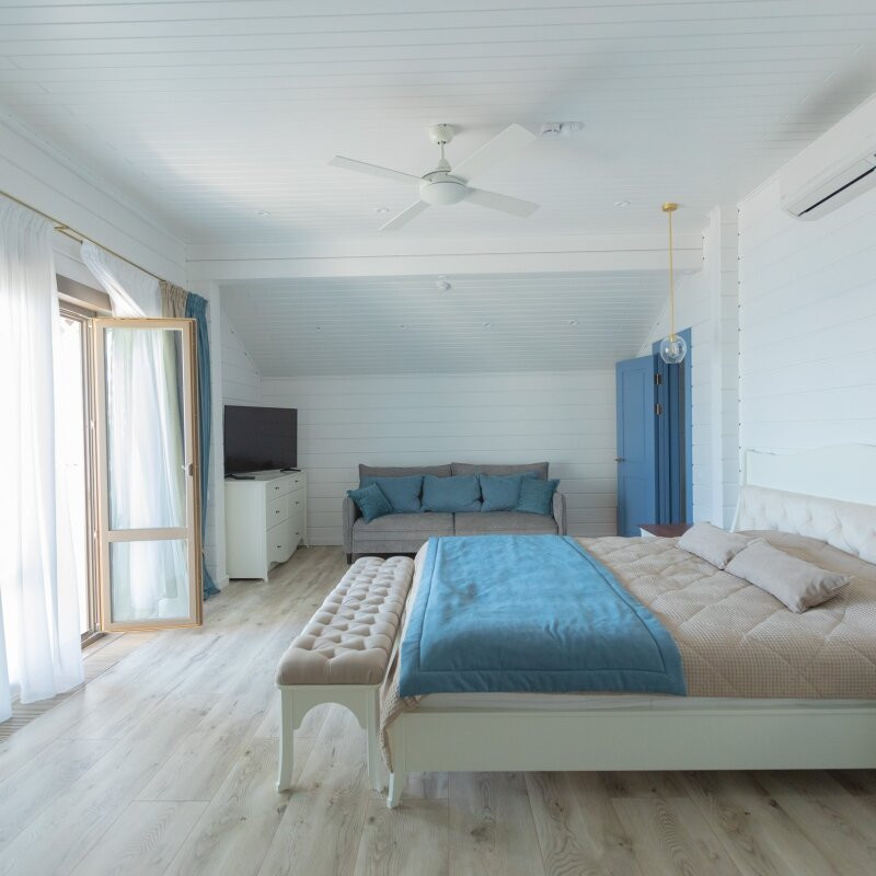 Nizhneimeretinskaya Bukhta旅游攻略图片