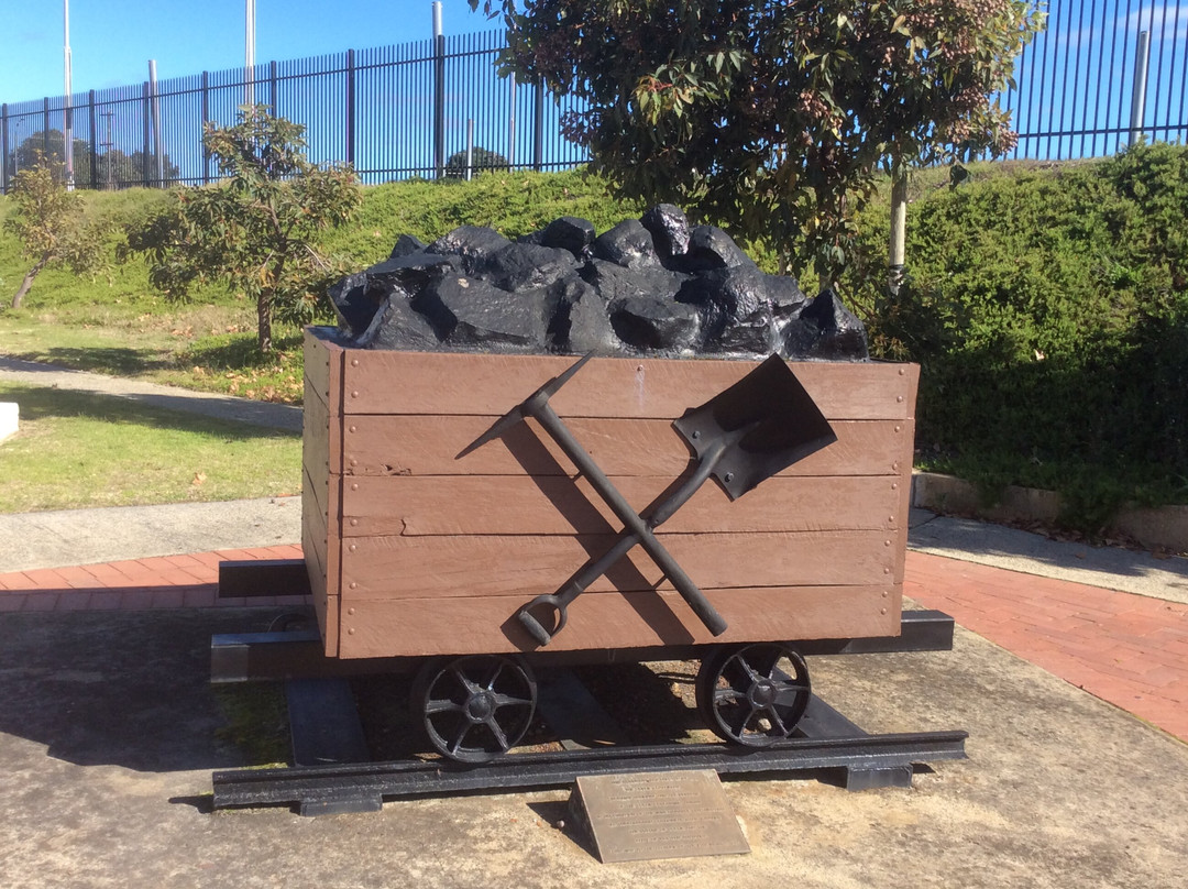 Memorial Coal Arch-Collie必去景点