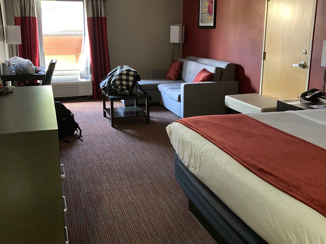 Days Inn & Suites By Wyndham Murfreesborohot Tub主图