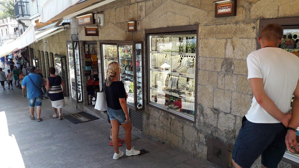 Valdragone旅游景点-Emporium Italy by Chiaroscuro - San Marino