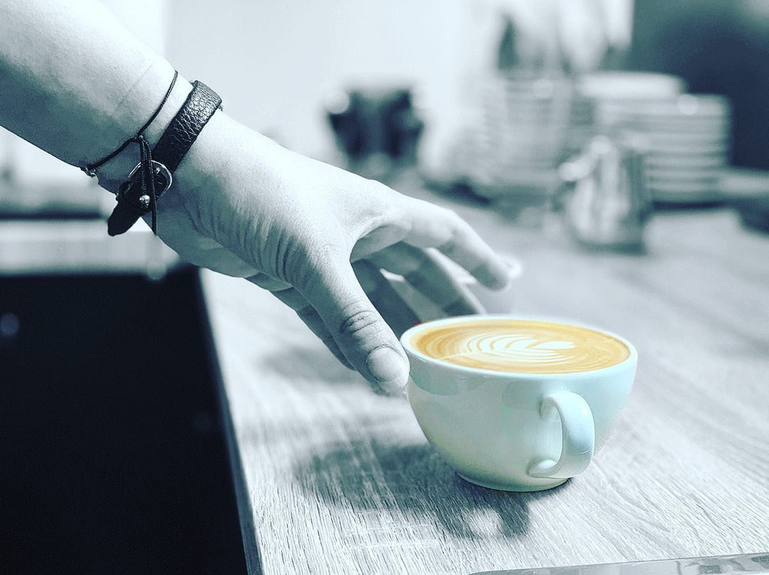 LUJZA coffee & wine s.r.o.