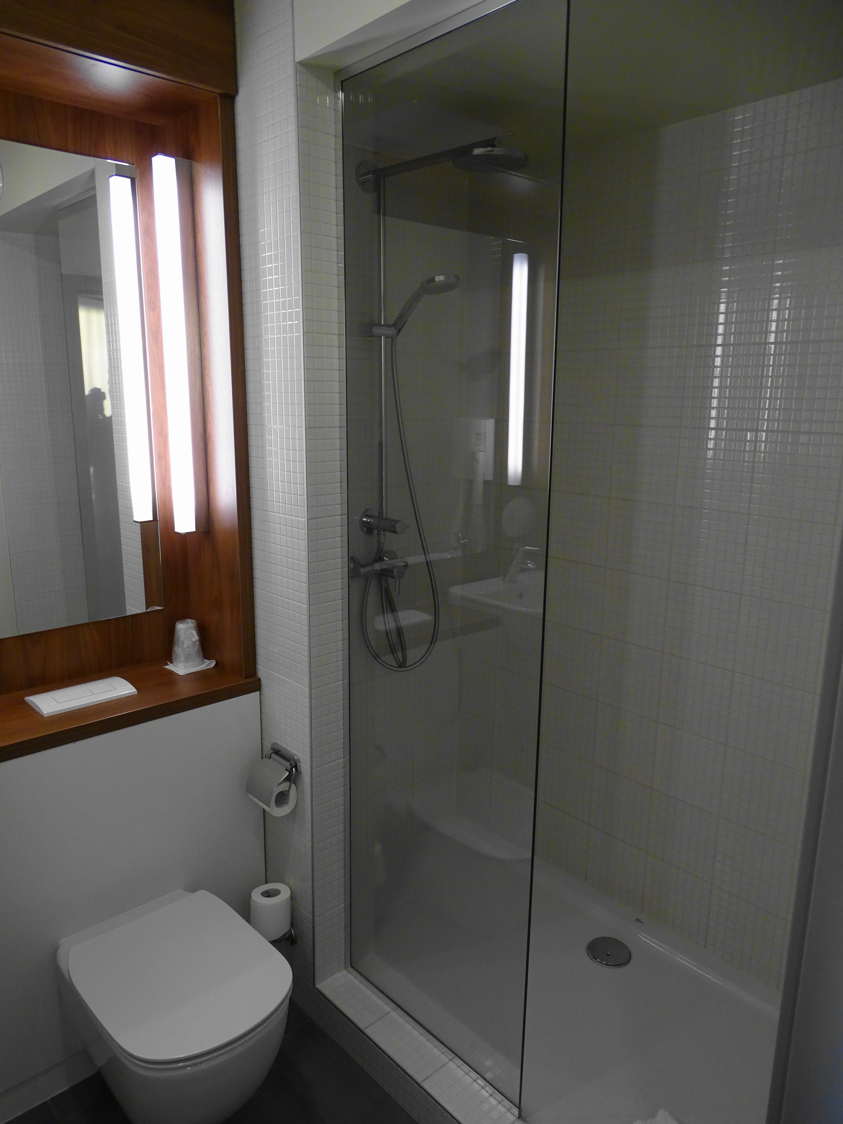 B&B HOTEL Nowy Targ-浴室
