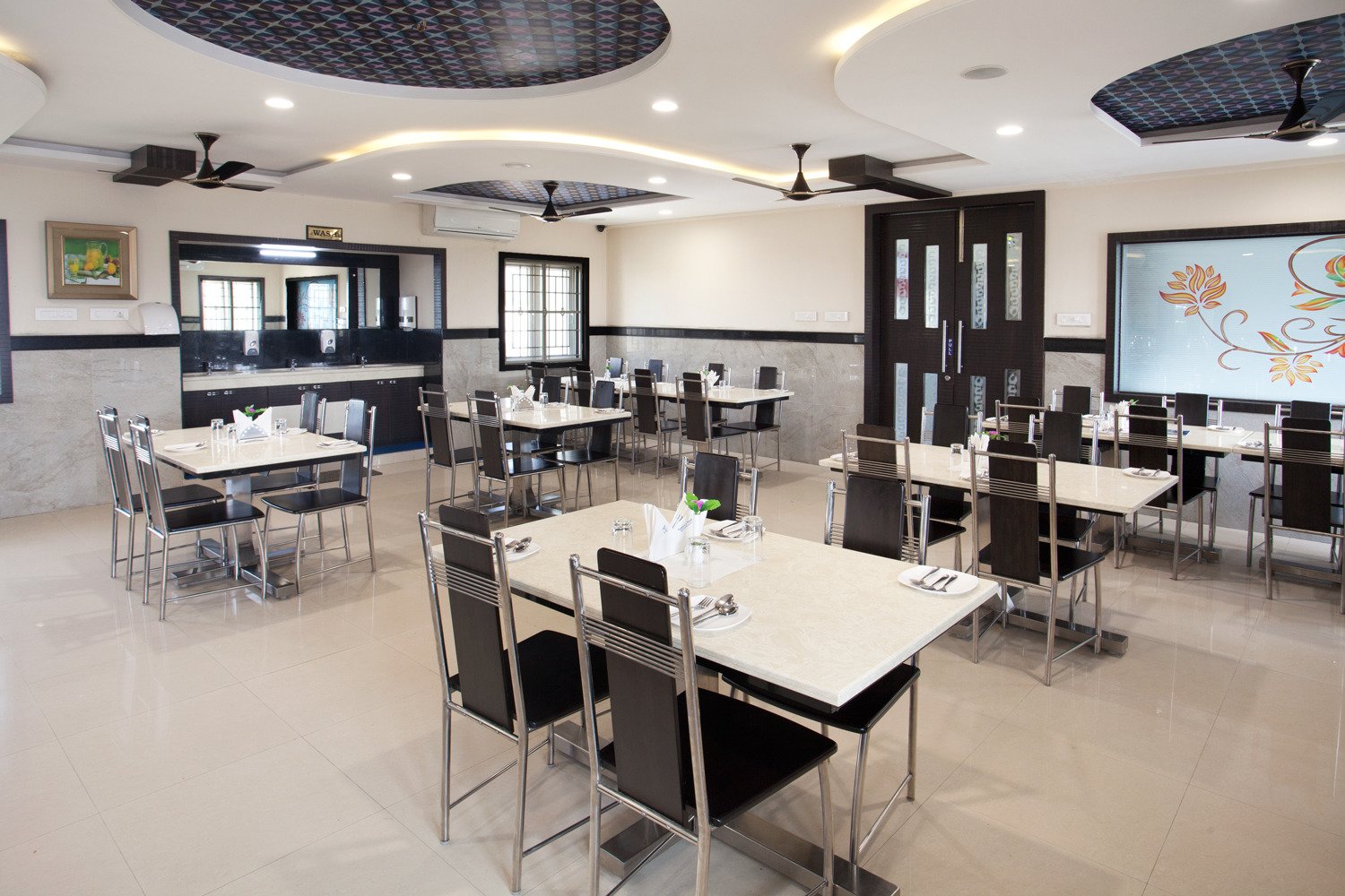 埃纳尼亚斯奈斯特酒店-餐饮