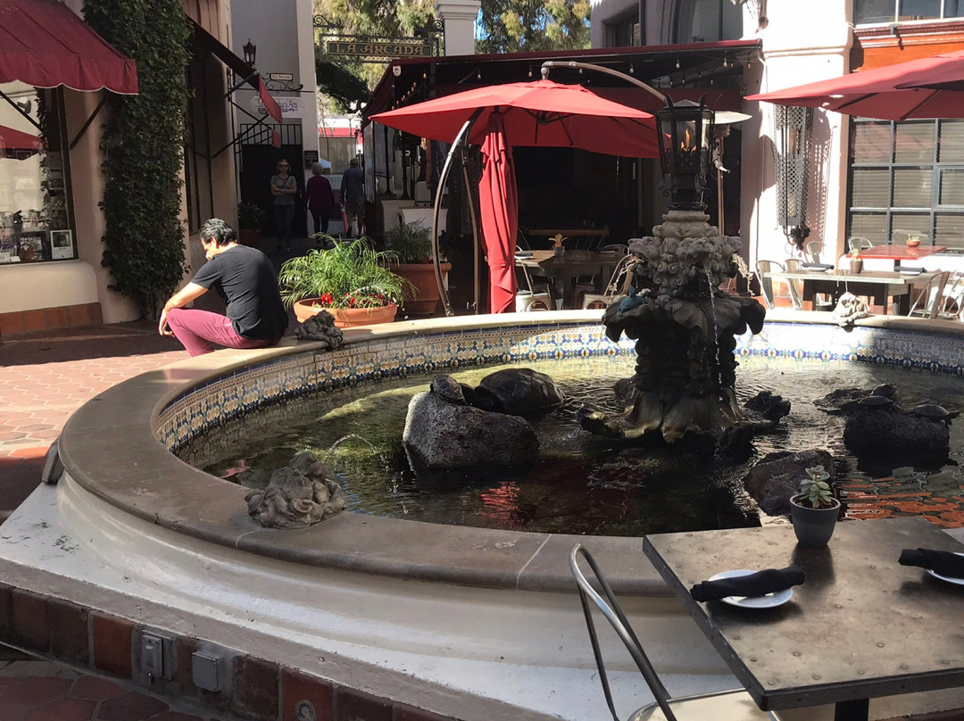 The Historic La Arcada Courtyard-圣巴巴拉必去景点