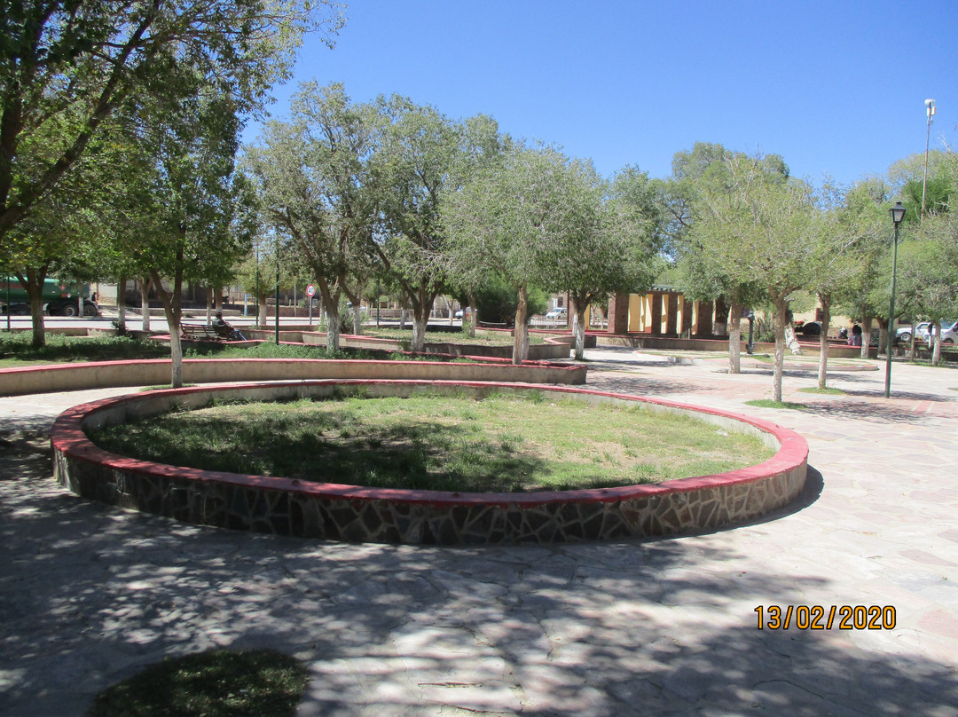 Plaza Eugenio Tello景点图片