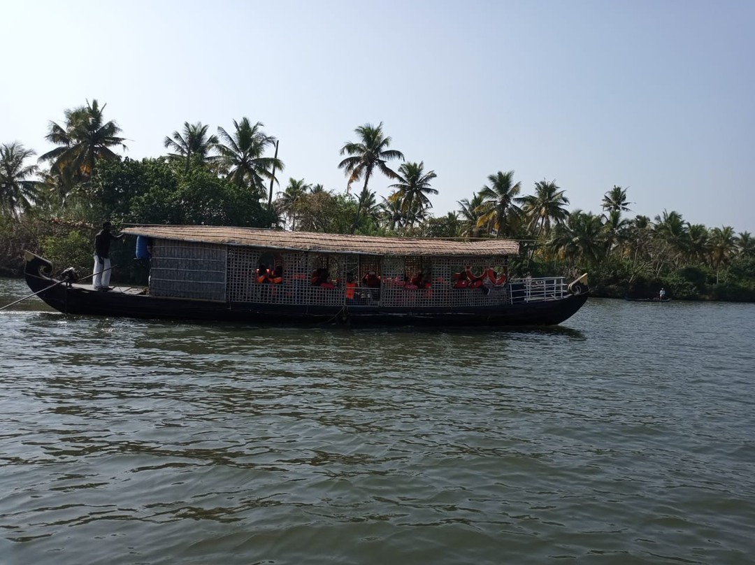 Kalathil Lake Resort主图