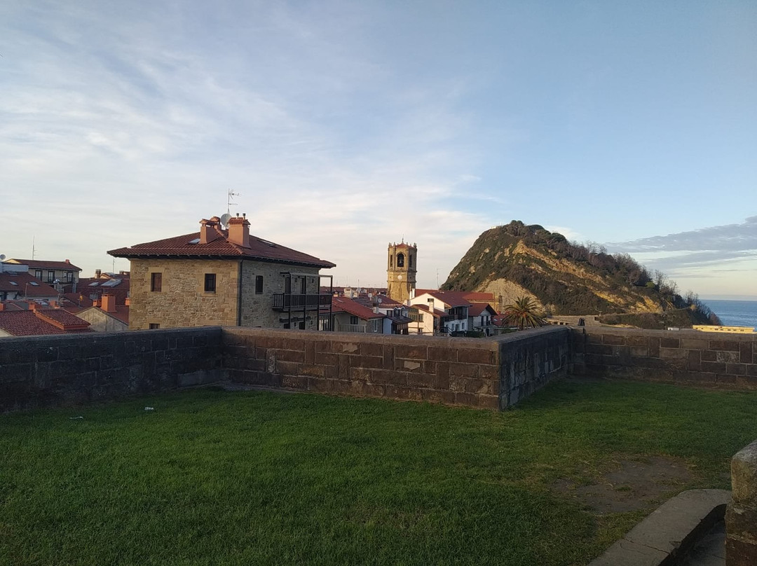 Monumento a Elcano-格塔里亚镇必去景点