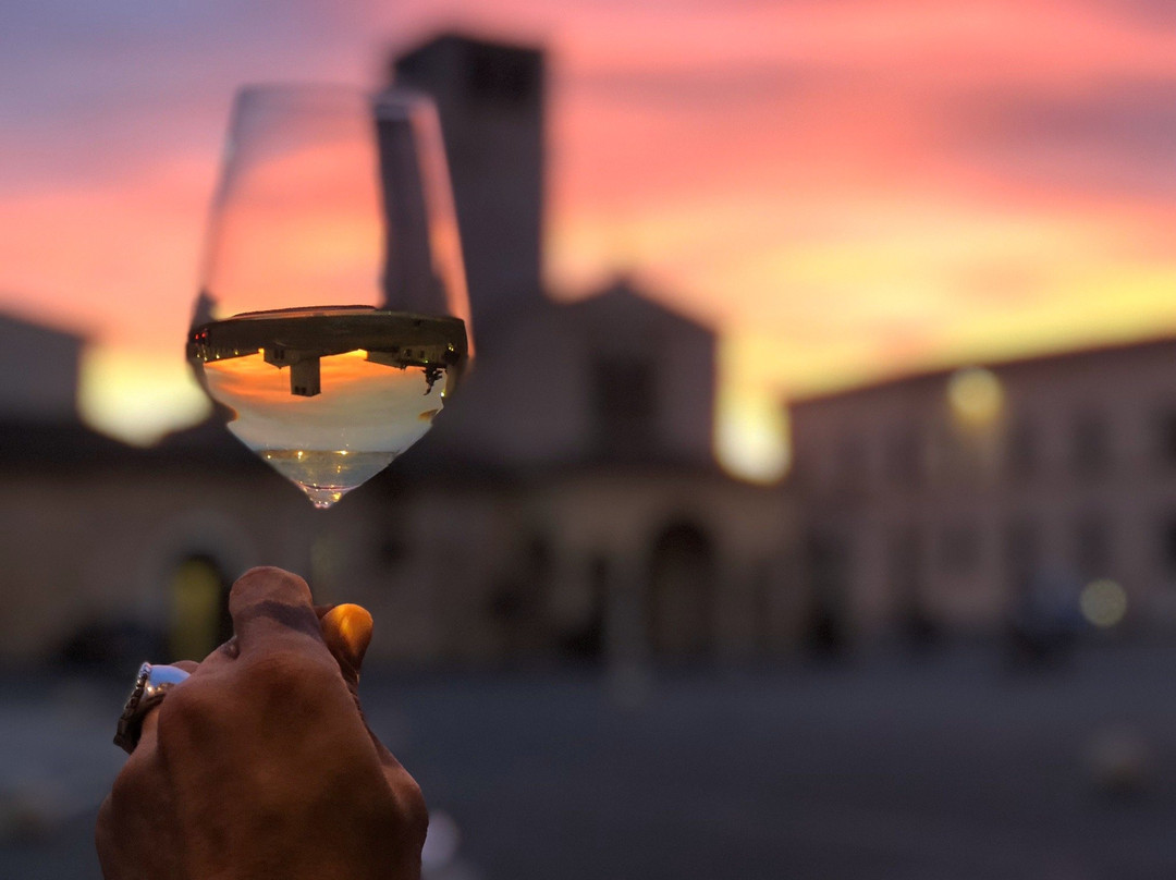 Microclima Vini & Vinili-福利尼奥必去景点