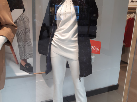 湾景村购物中心-多伦多必去景点