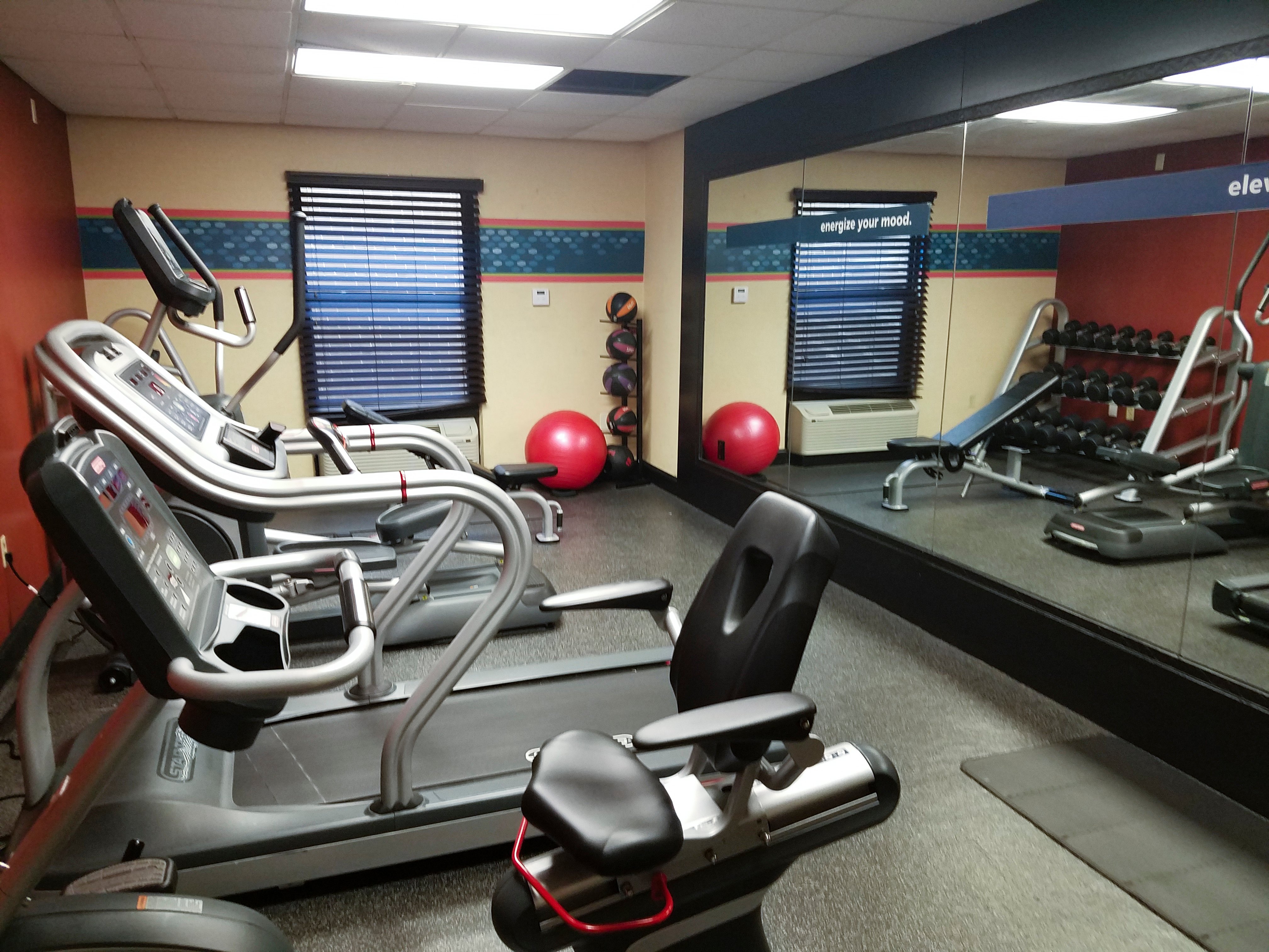 Hampton Inn & Suites Kansas City-Merriam-浴室