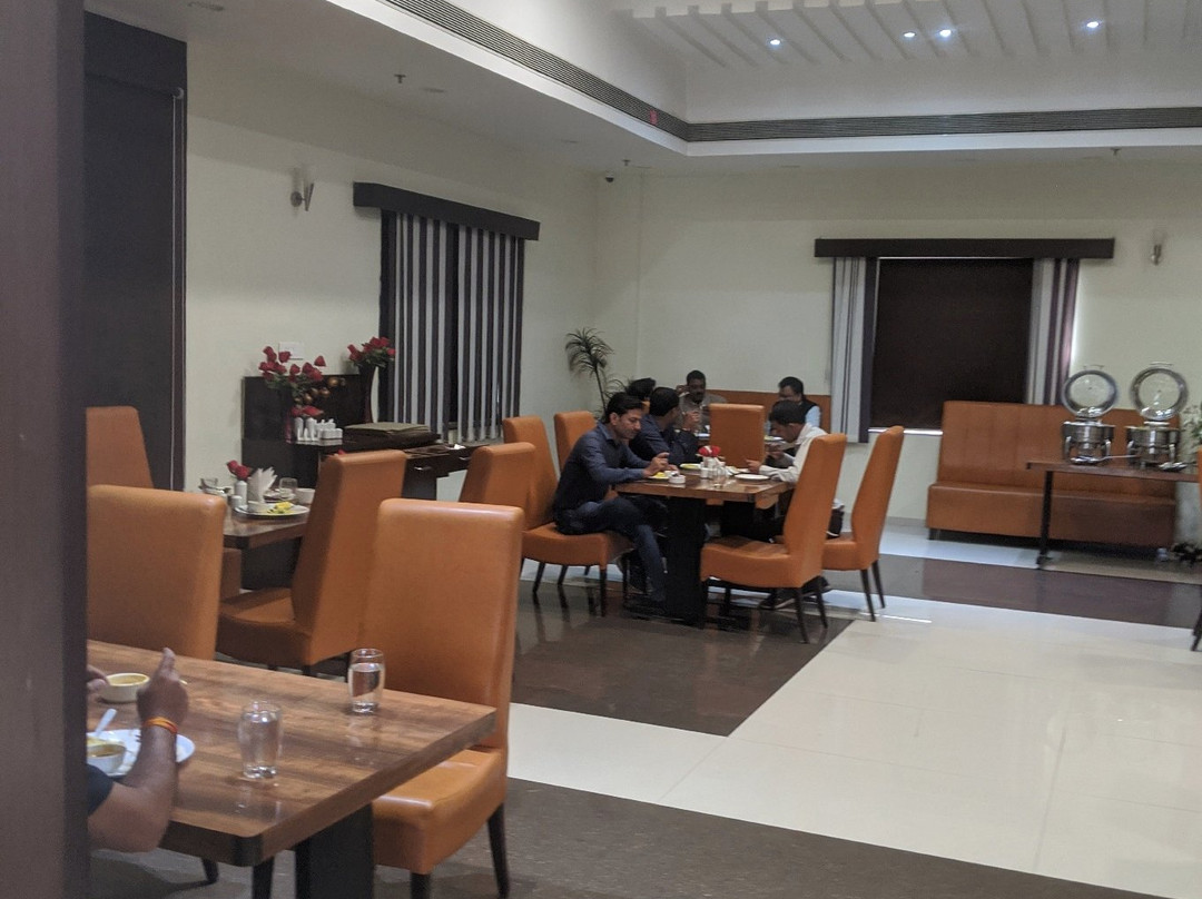 Hotel The Karan主图