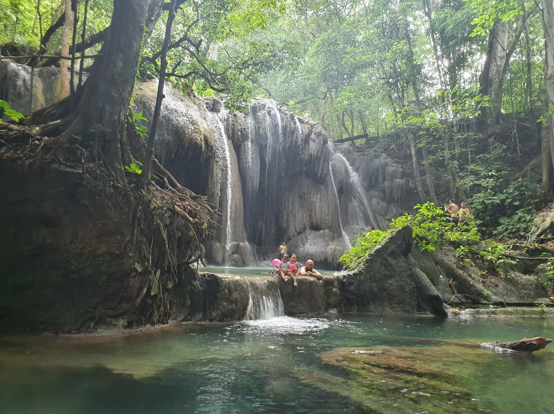 Mata Jitu Waterfal景点图片