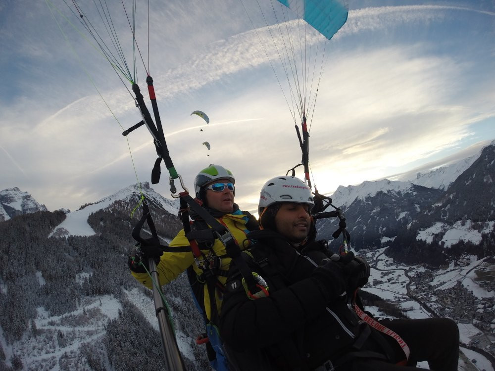 Skydance Tandem Paragliding景点图片