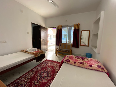 拉胡尔旅馆主图