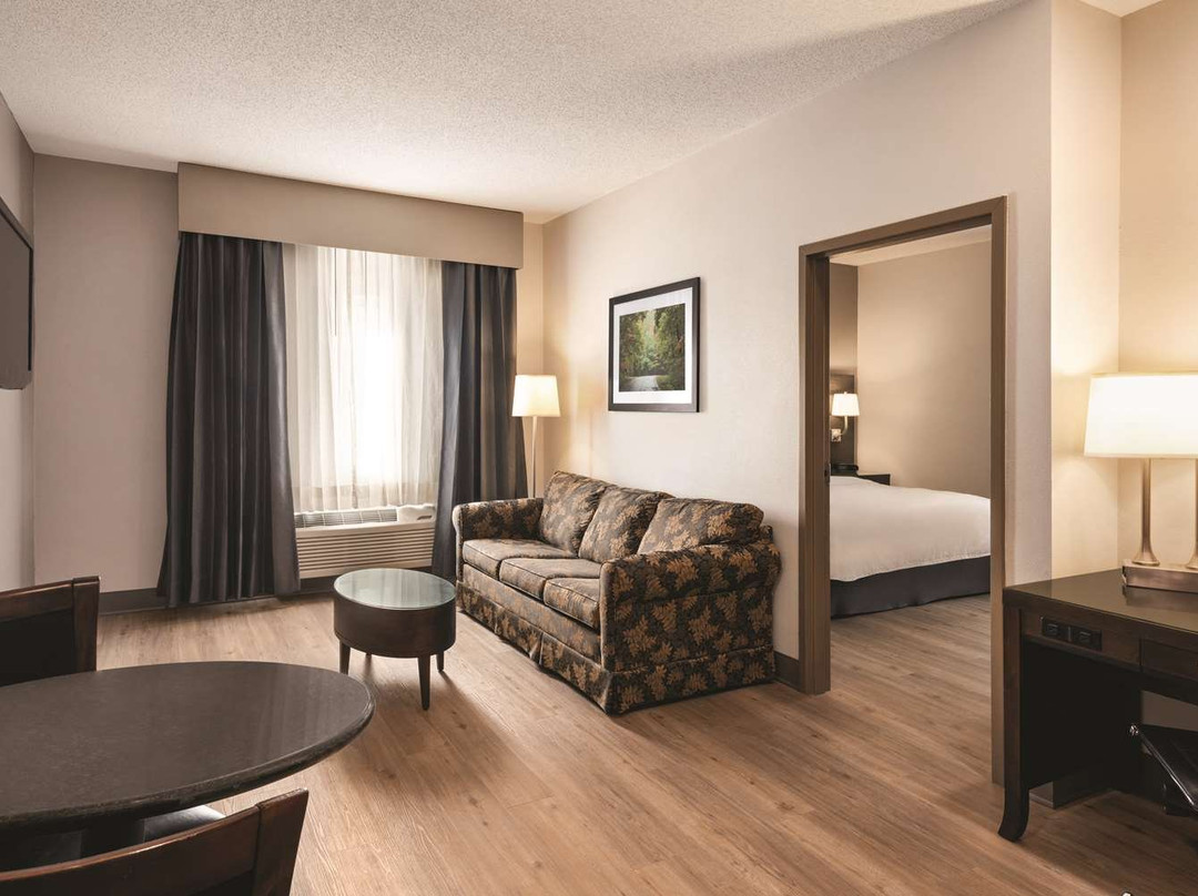 Radisson Hotel & Conference Center Rockford主图