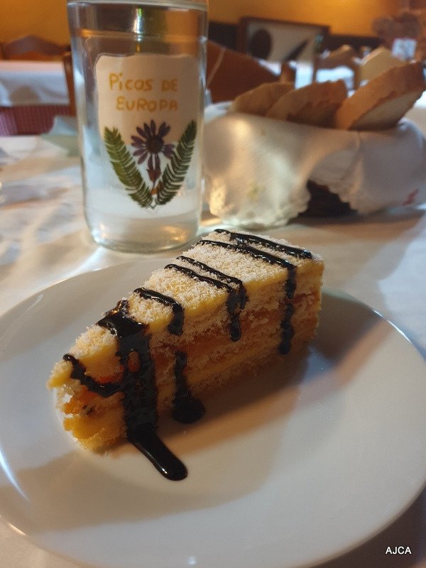 Hotel Posada La Trebede-餐饮