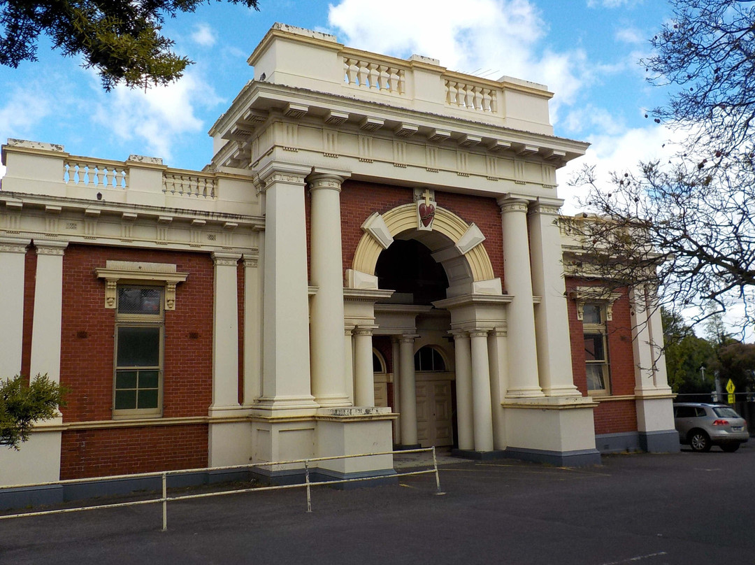 Sacred Heart Catholic Church景点图片