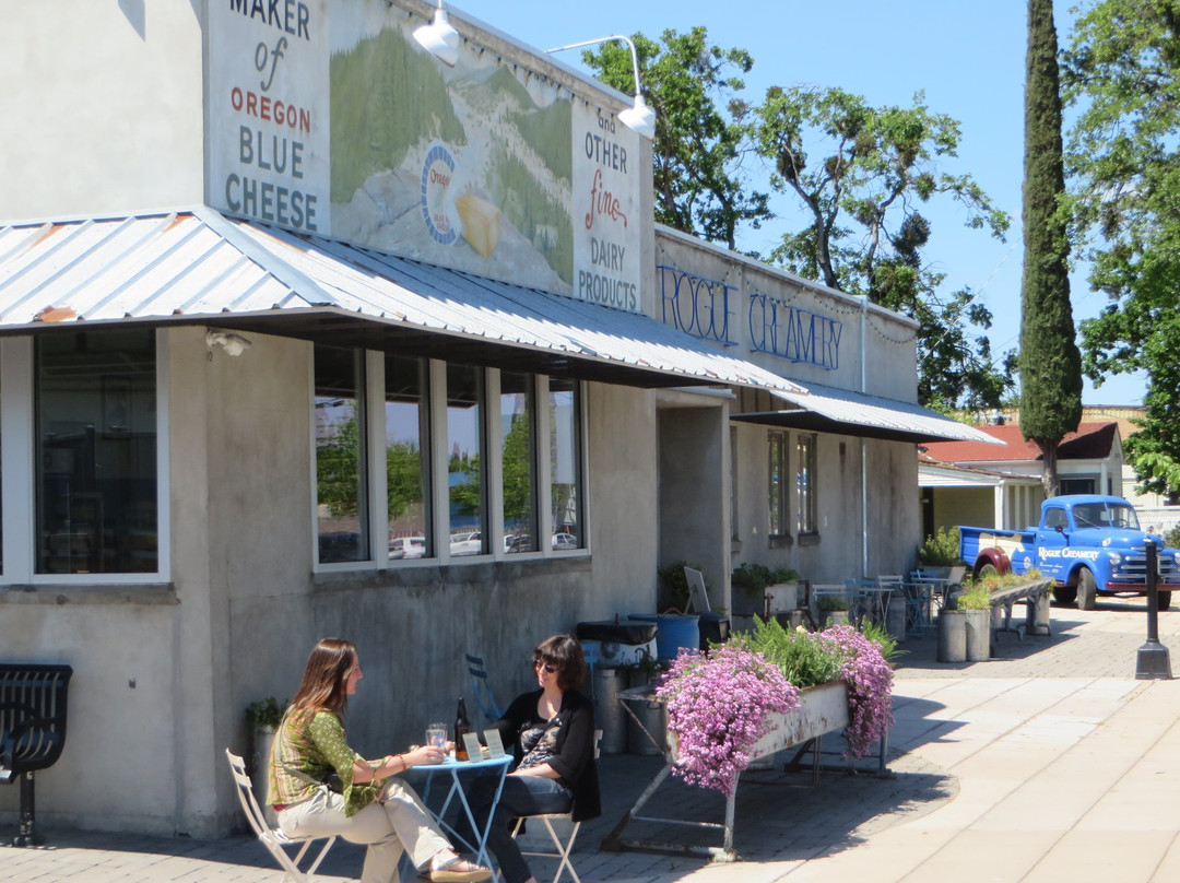 Central Point旅游景点-Rogue Creamery