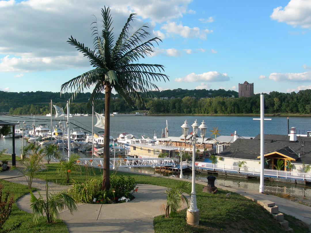 Riverside Marina Bar and Grill
