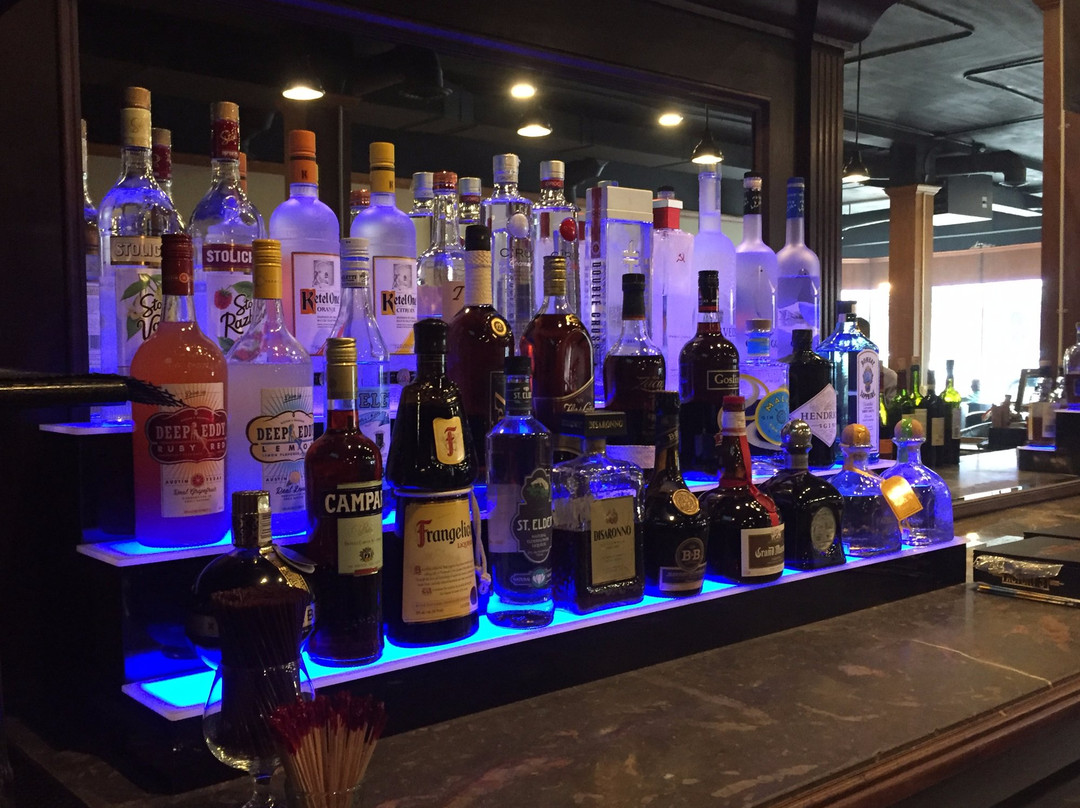 Ashaway旅游景点-Vintage Cigar Lounge & Club