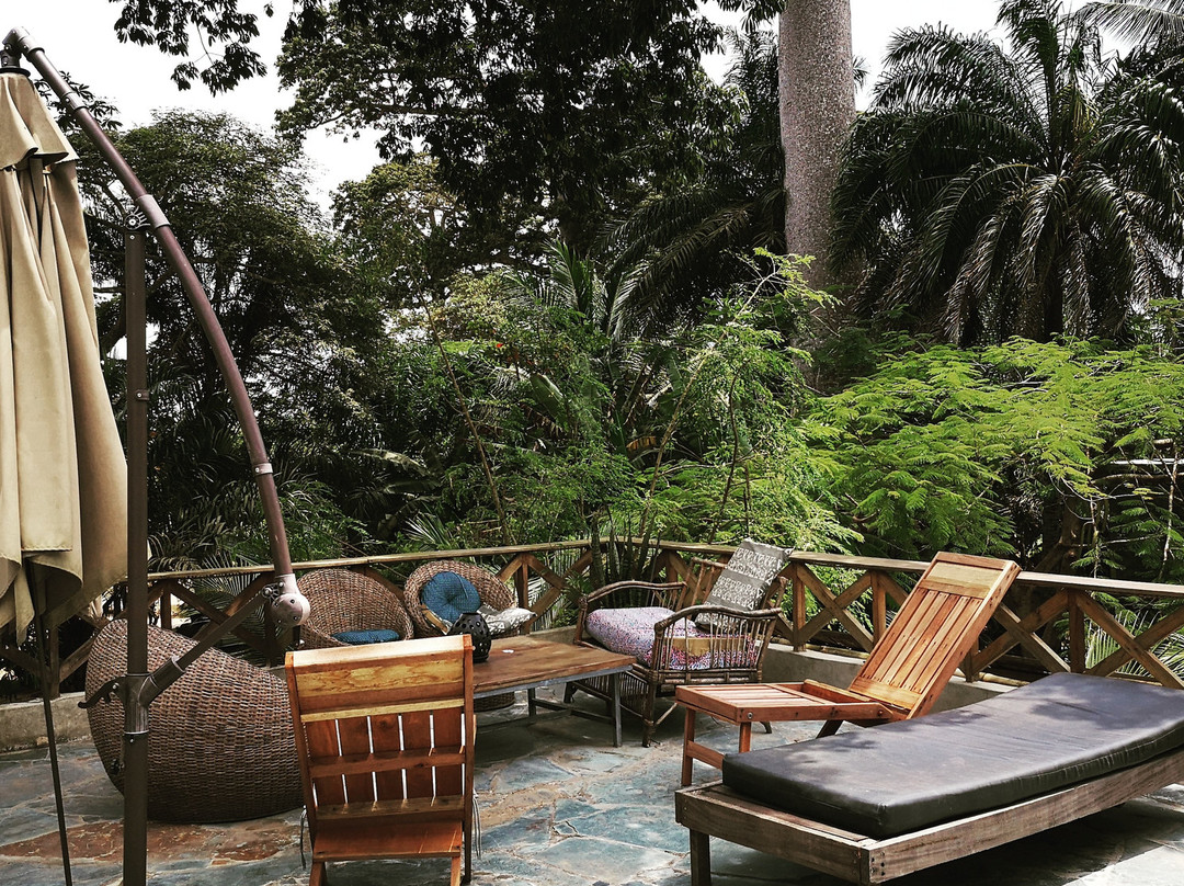 Ahanta Waves Surf School & Camp-Busua必去景点