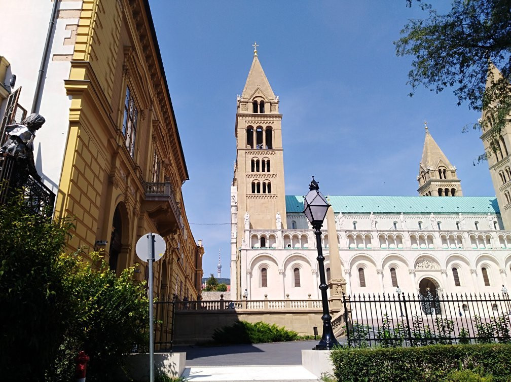 Bishop's Palace (Püspöki palota)景点图片