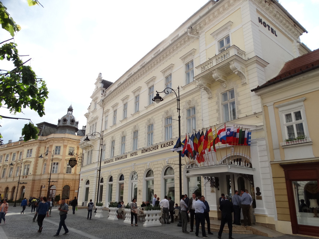 罗马尼勒伊姆帕拉图酒店主图