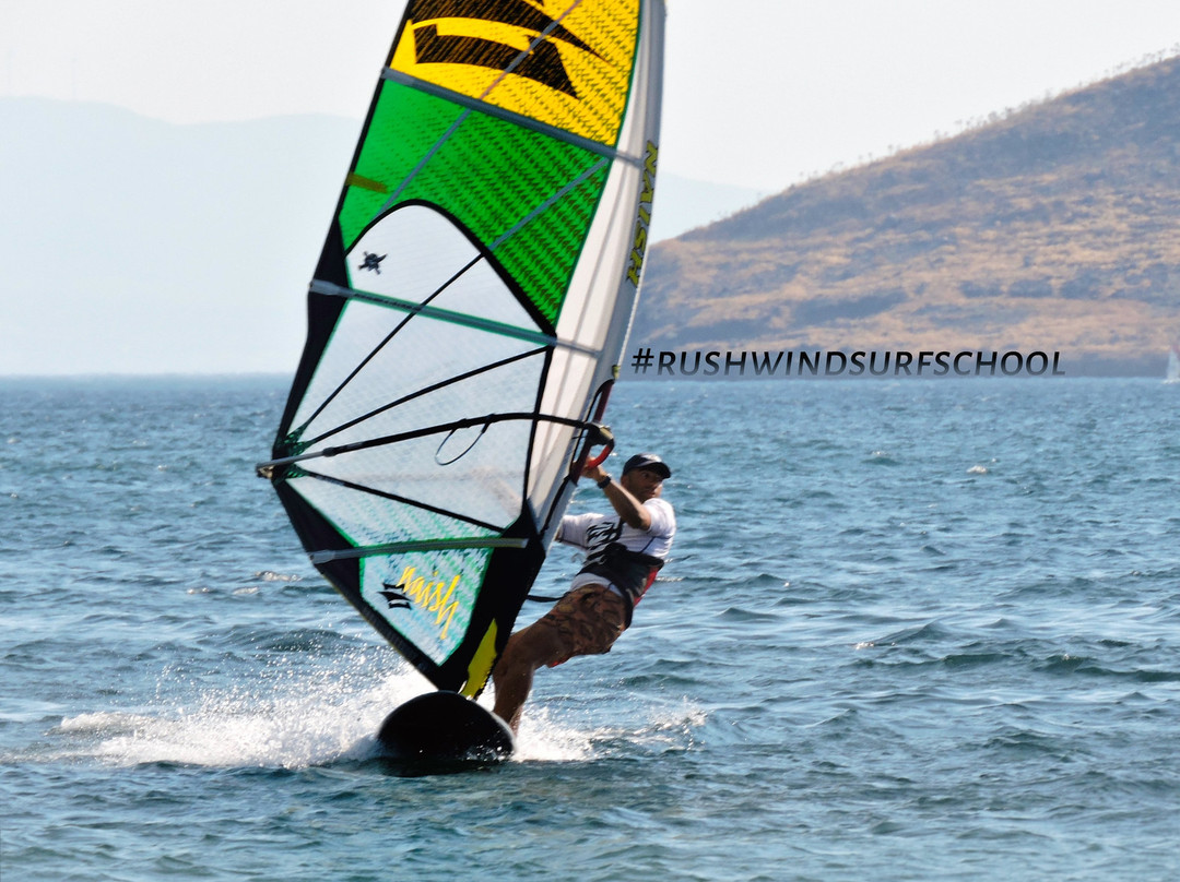 Rush Windsurf School景点图片