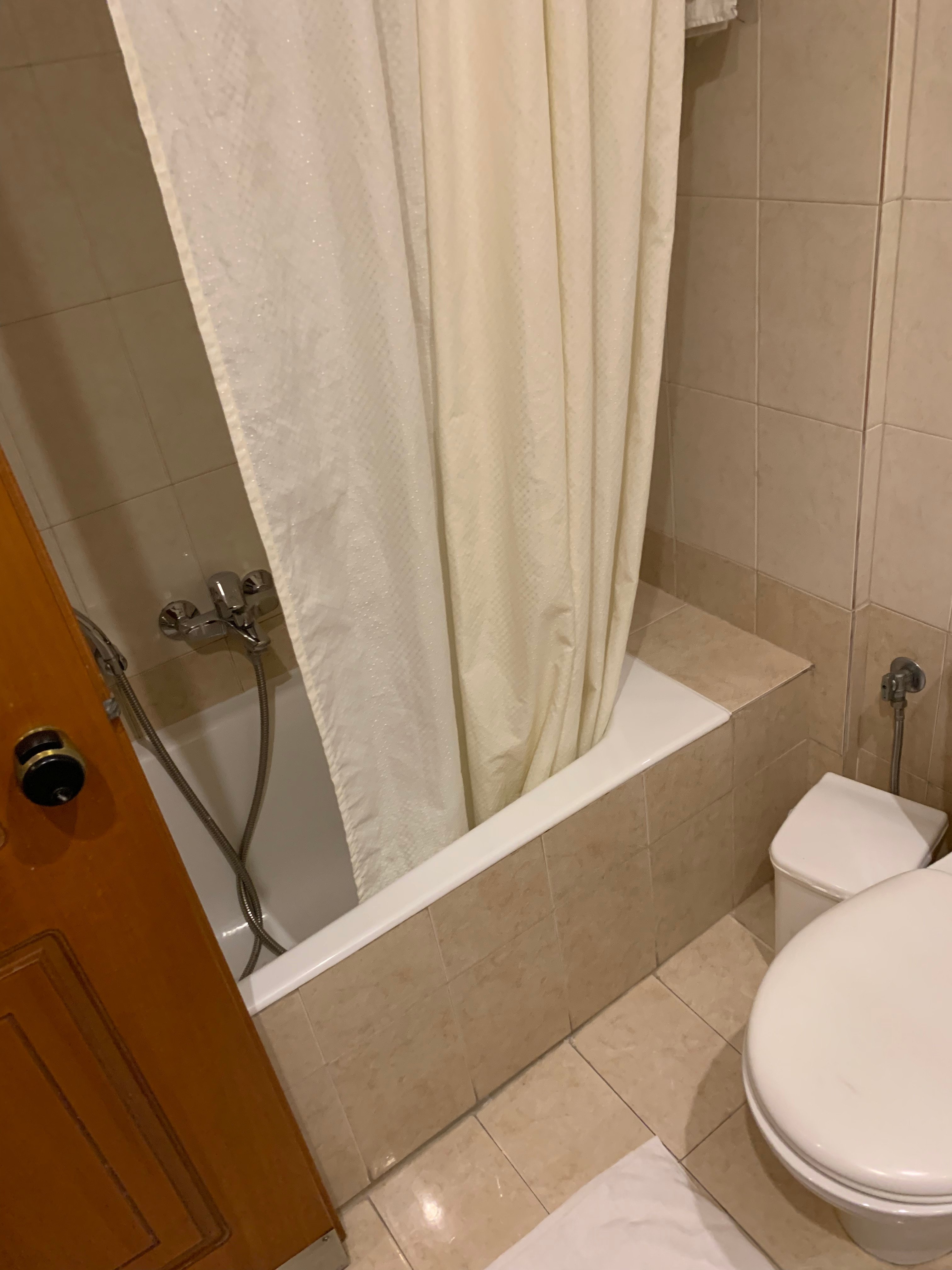 Ionis Art Hotel-浴室