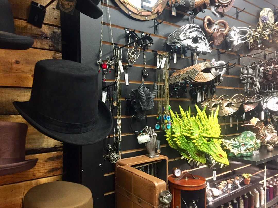 Aunt Matilda's Steampunk Trunk景点图片