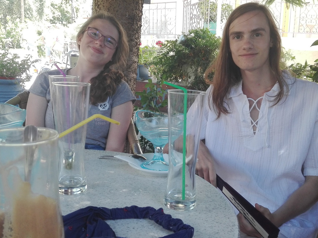 Neon Cafe Bar-Analipsi必去景点