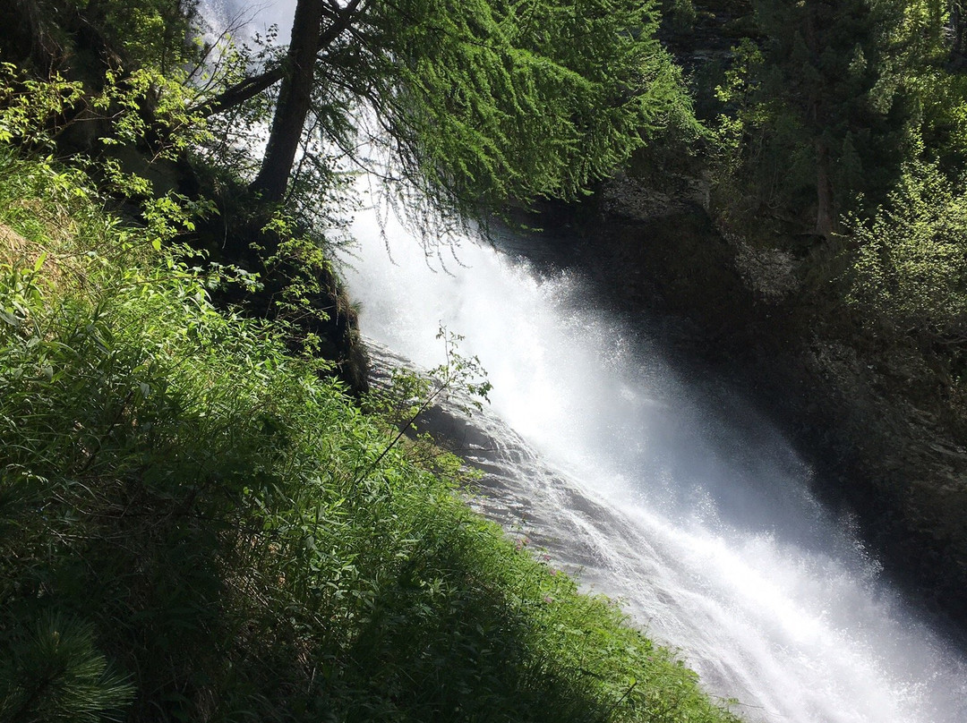 Wasserfall In Surlej (Ova da Surlej)景点图片