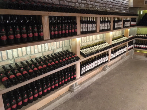 Wineshop “Winery Khareba”-巴统必去景点