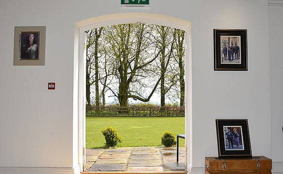 Douglas Gray Gallery-Staxton必去景点