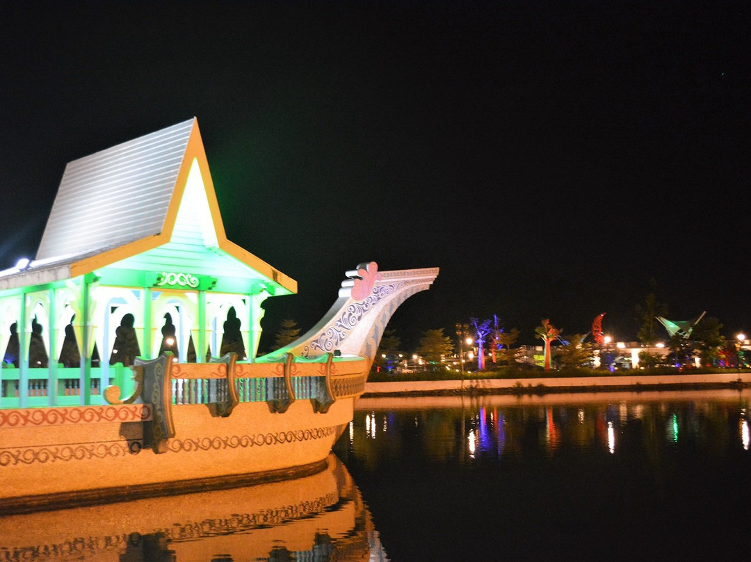 The Royal Barge景点图片