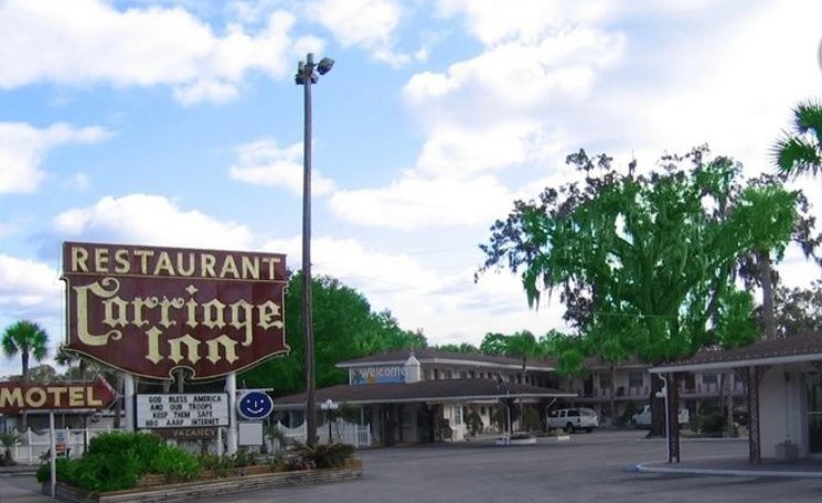 Carriage Inn Motel主图