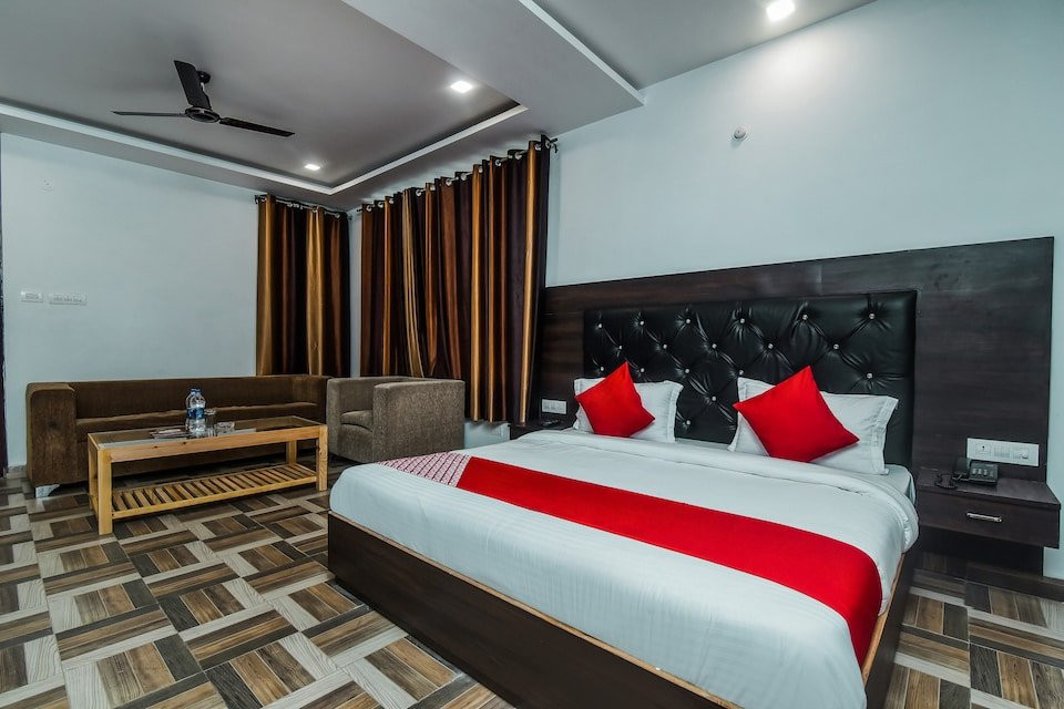 OYO 15806 Hotel Naddi Hills主图