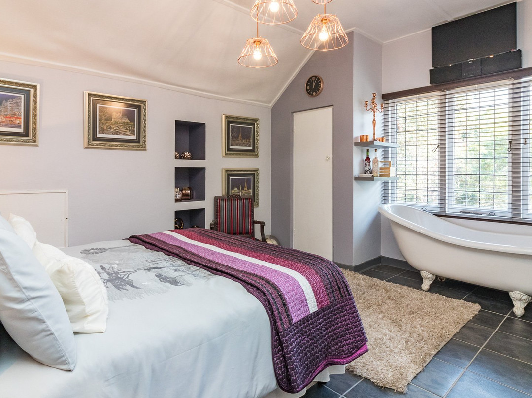 Hillside Guesthouse主图