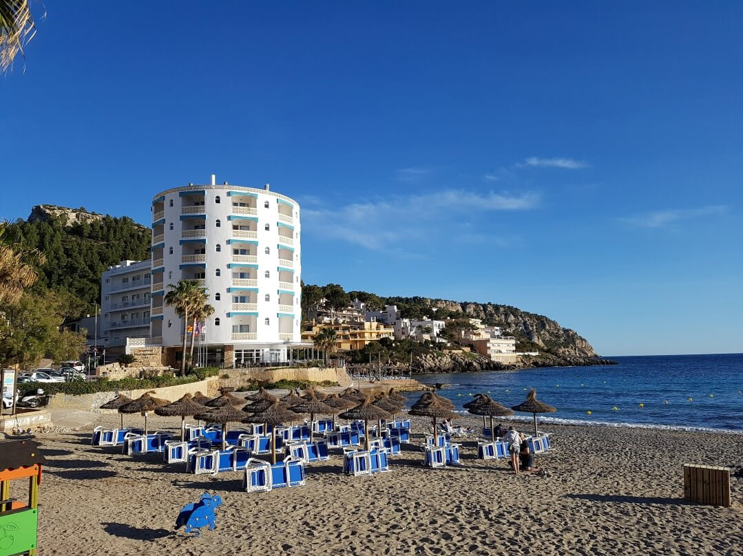 Universal Hotel Aquamarin主图