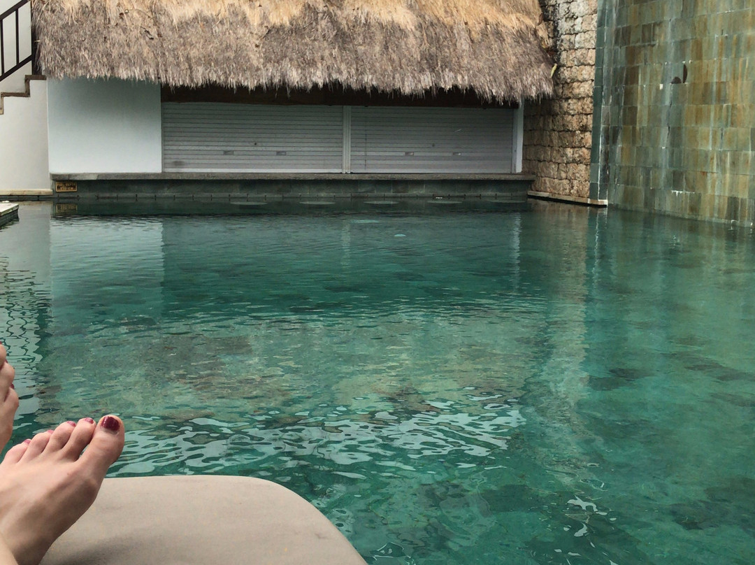 巴都卡朗蓝梦温泉假日酒店主图