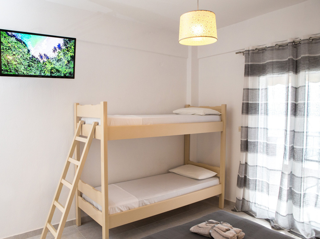 Sunset Apartments主图