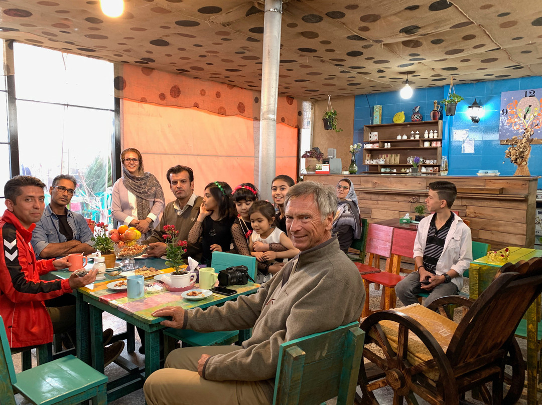 Marvdasht餐馆和美食-Cafe Golkhune Mehrgol