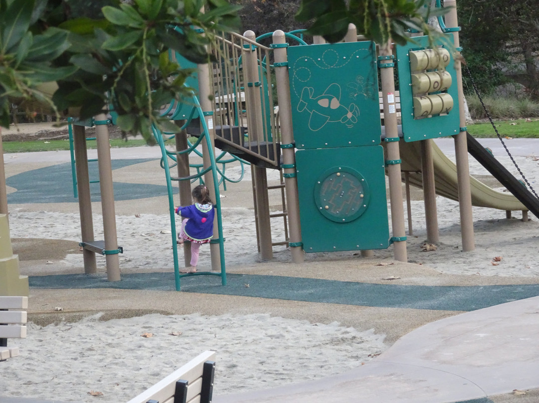 Cottonwood Creek Park-恩西尼塔斯必去景点