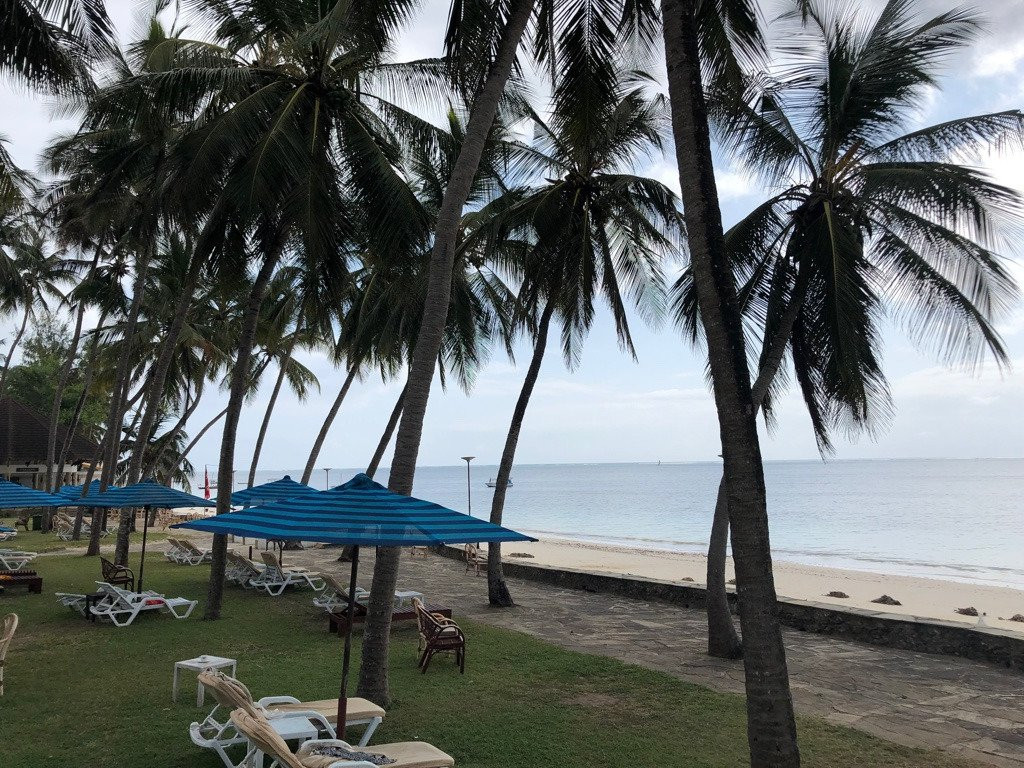 肯尼亚湾海滩酒店主图